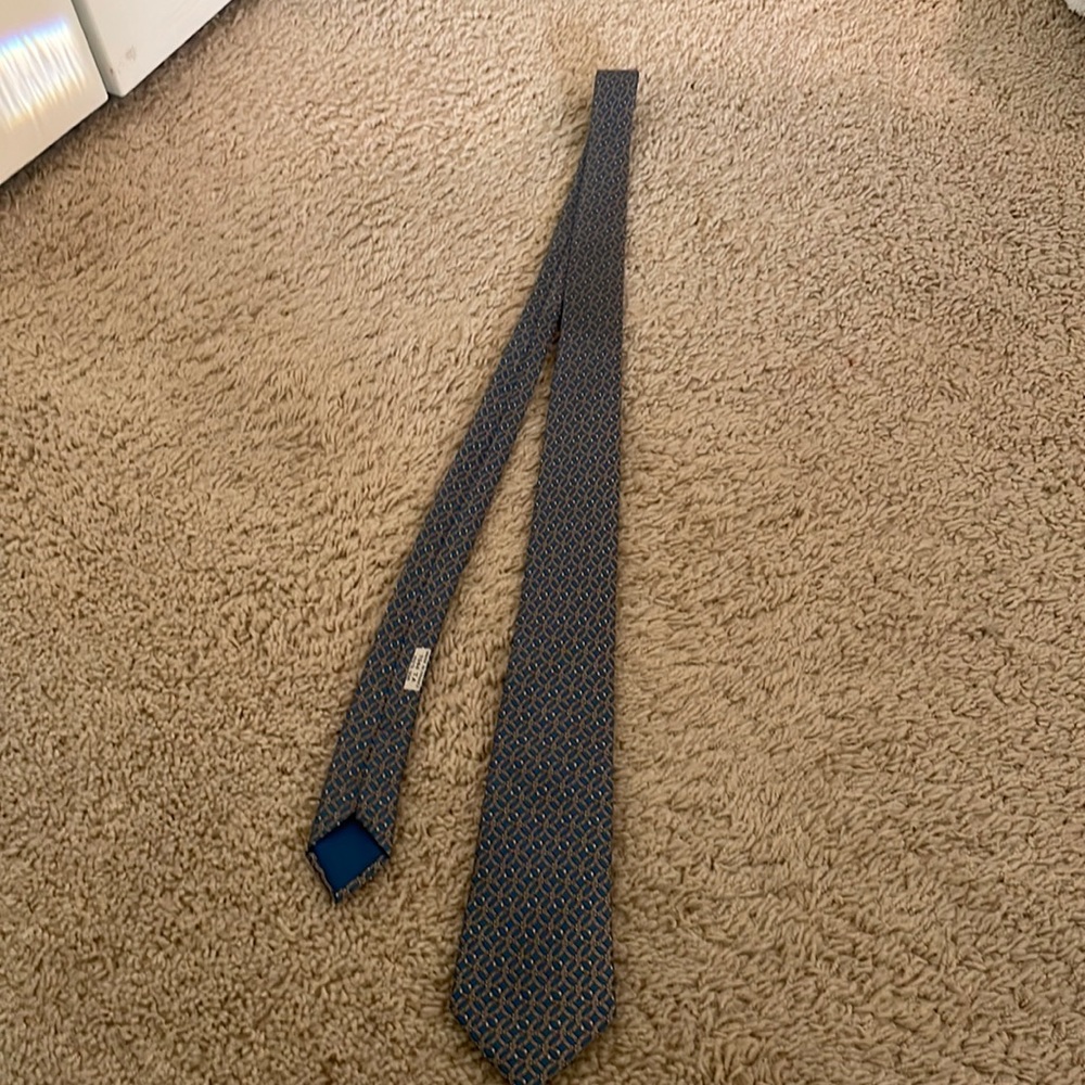 Vintage silk blue Hermes tie with chain pattern